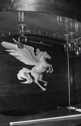 Loves_Club_Branding_Ana_Garcia_Segura_Studio